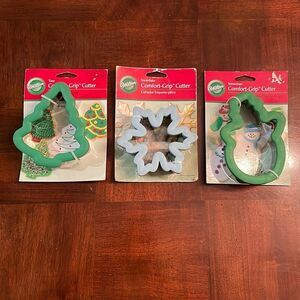 3 Wilton Comfort Grip Cookie Cutter New Snowflake Snowman Christmas Tree
